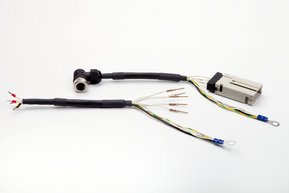 Crimped with heat shrink tube on cable with circular connector