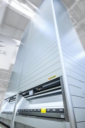 Модулі Logimat можуть досягати 24 метрів у висоту – у такому випадку силова лінія має проходити відстань у приблизно дванадцять метрів.